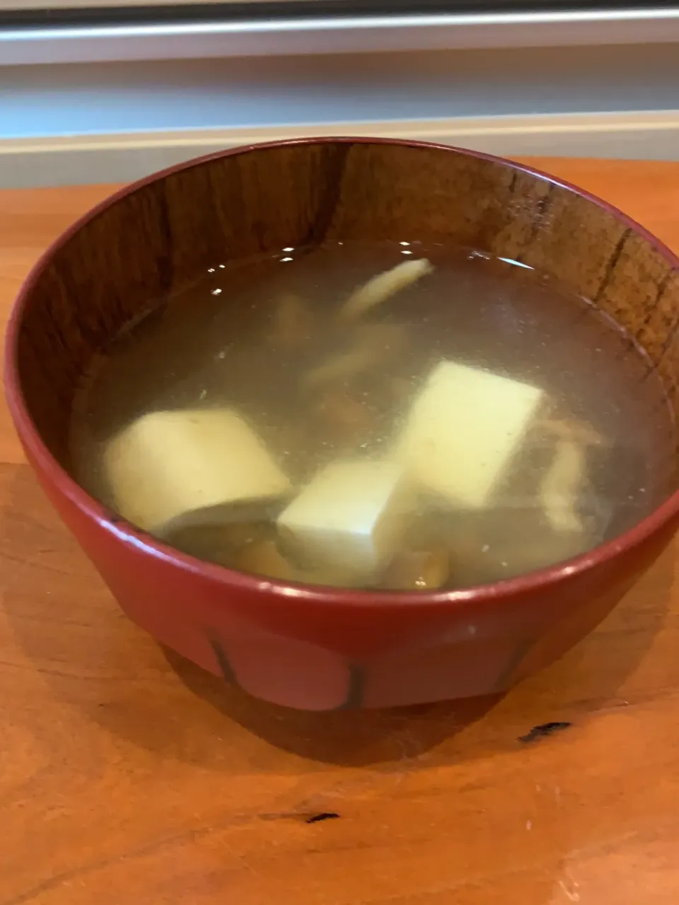 Snapdishの料理写真:なめこと豆腐の味噌汁|奥野 絢子さん