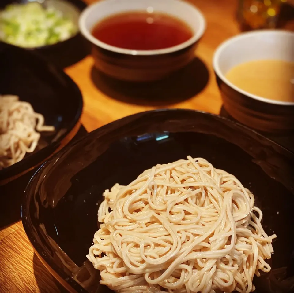 Lunch ! Lunch ! 
Soba Noodles with Hot Duck Soup & Sesame Sauce  Chopped Leeks 
#soba #noodles #japanese  #lunch|Emanuel Hayashiさん