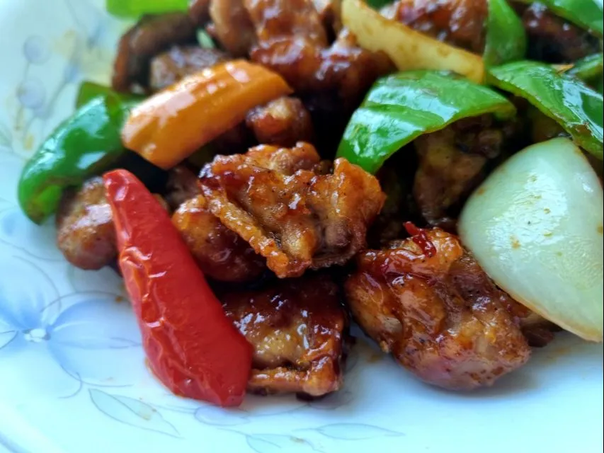 Stir-fried chicken with bell pepper|steven z.y.さん