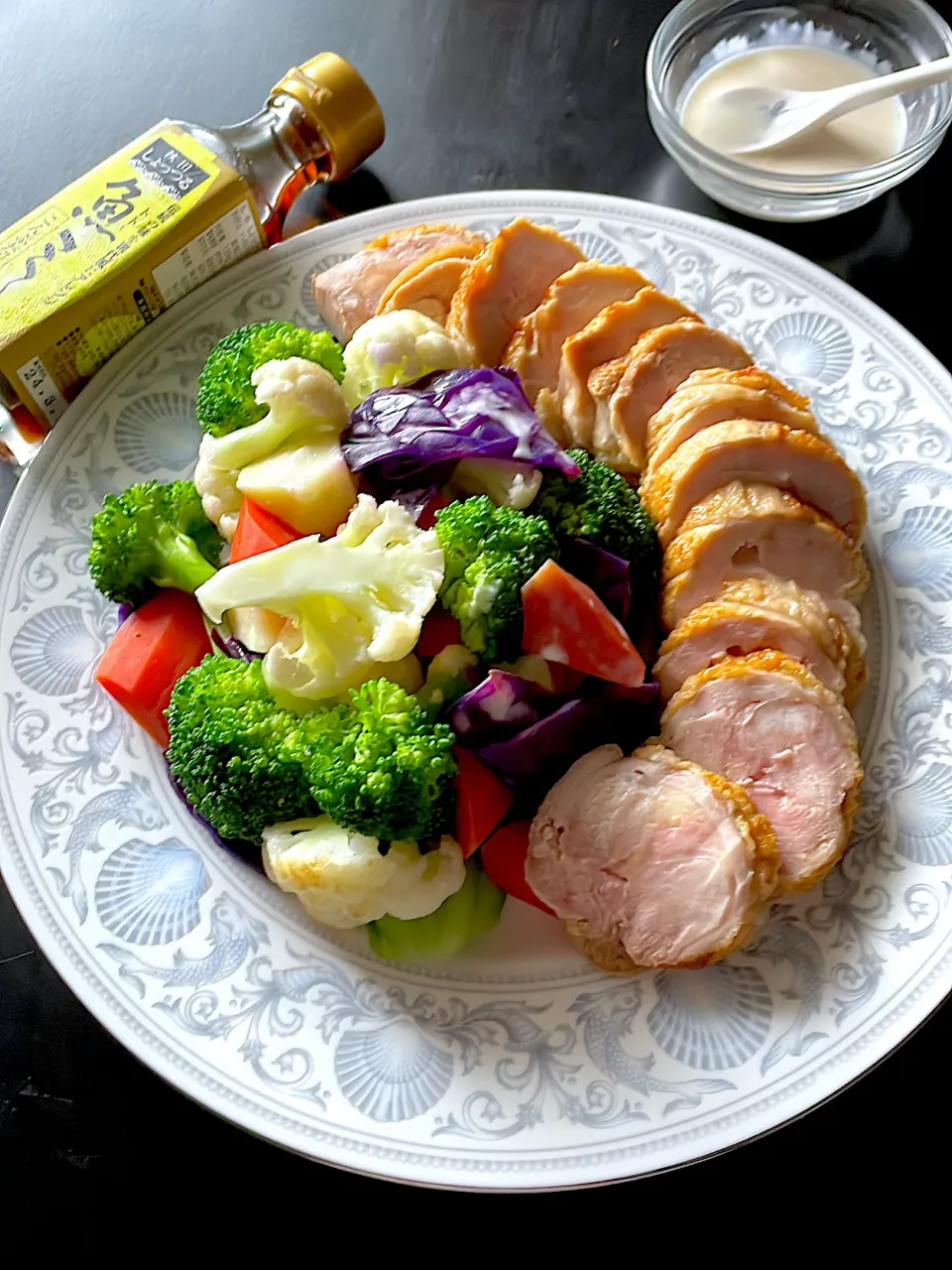 魚ミ〜で鶏ハムと温野菜サラダ🥗|とんちんさん