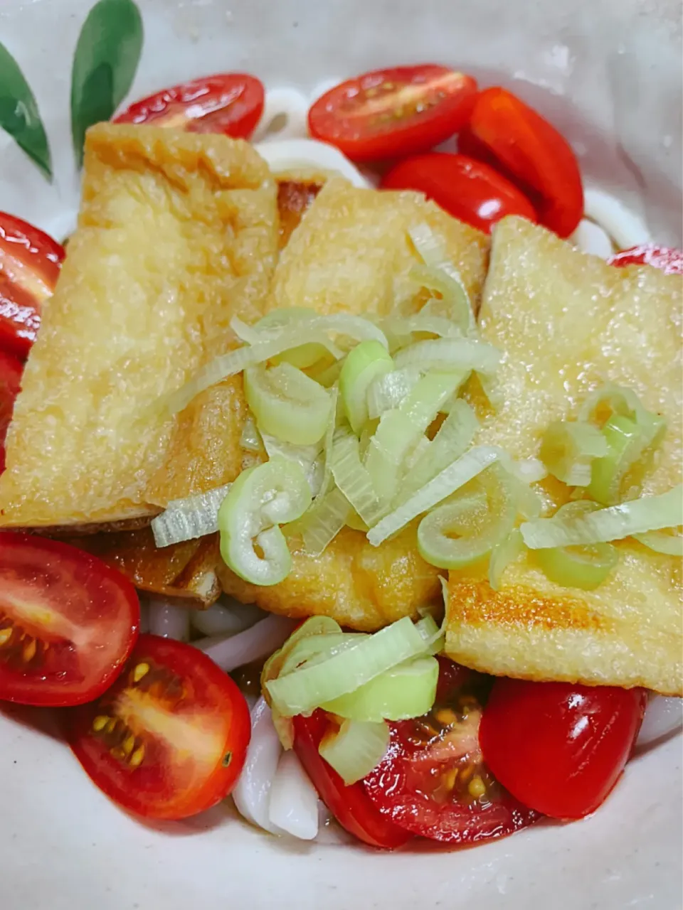 冷凍うどんと油揚げで　ひやあつ　きつねうどん|🐶たぬとんキッチンさん