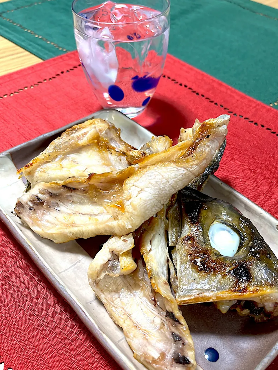 カンパチのアラ塩焼き🐟|こうさん