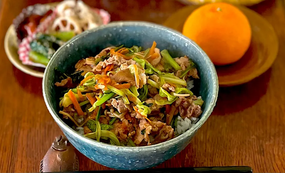 ランチ♯春キャベツと豚肉の中華丼|小松菜さん