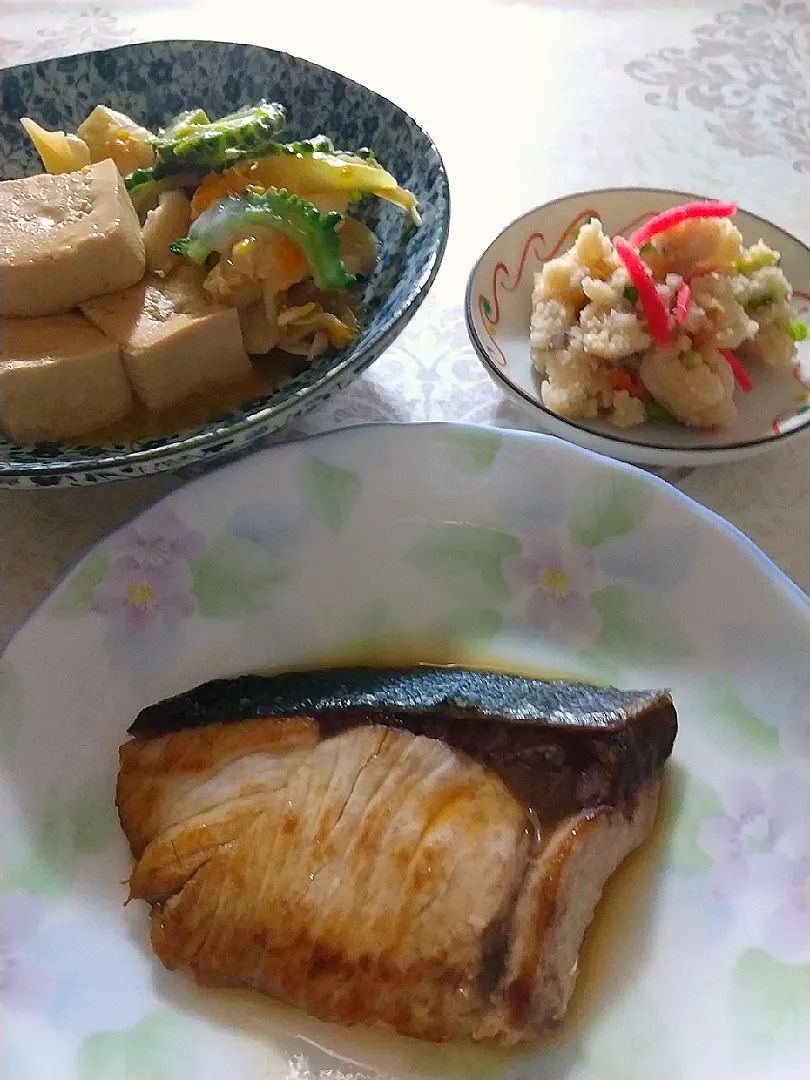 ☆今日の晩ごはん☆　ぶりの照焼き　豆腐煮　おから|hamamaさん