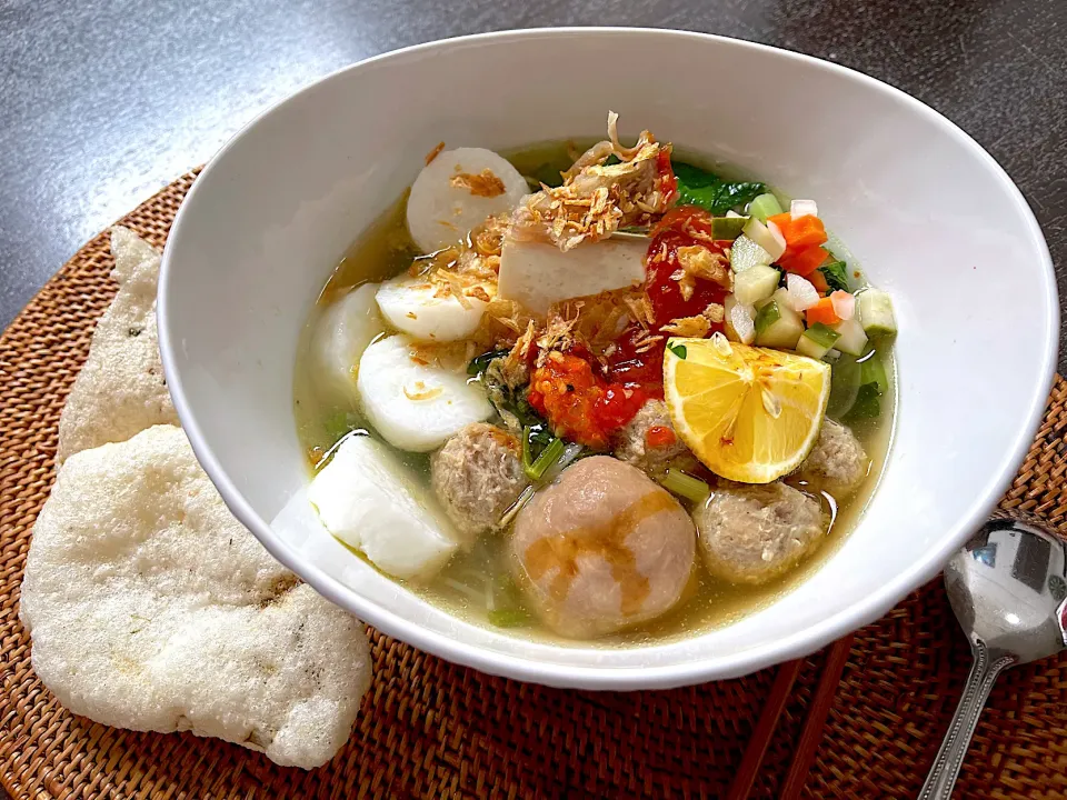 Bakso & lontong|yeni kartikasariさん