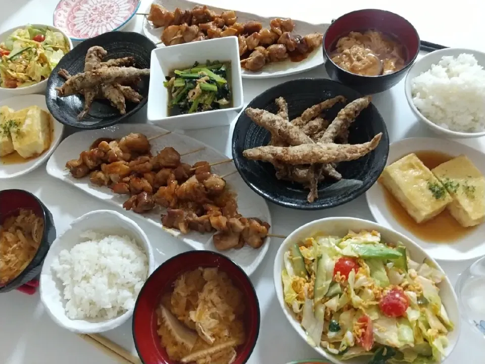 夕食(*^^*)
焼き鳥
ししゃも唐揚げ
小松菜と油揚げの胡麻油炒め
揚げ出し豆腐
サラダ🥗
お味噌汁(しいたけ、卵、油揚げ)|プリン☆さん