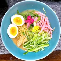 Snapdishの料理写真:韓国風冷麺|Hideto Ikedaさん