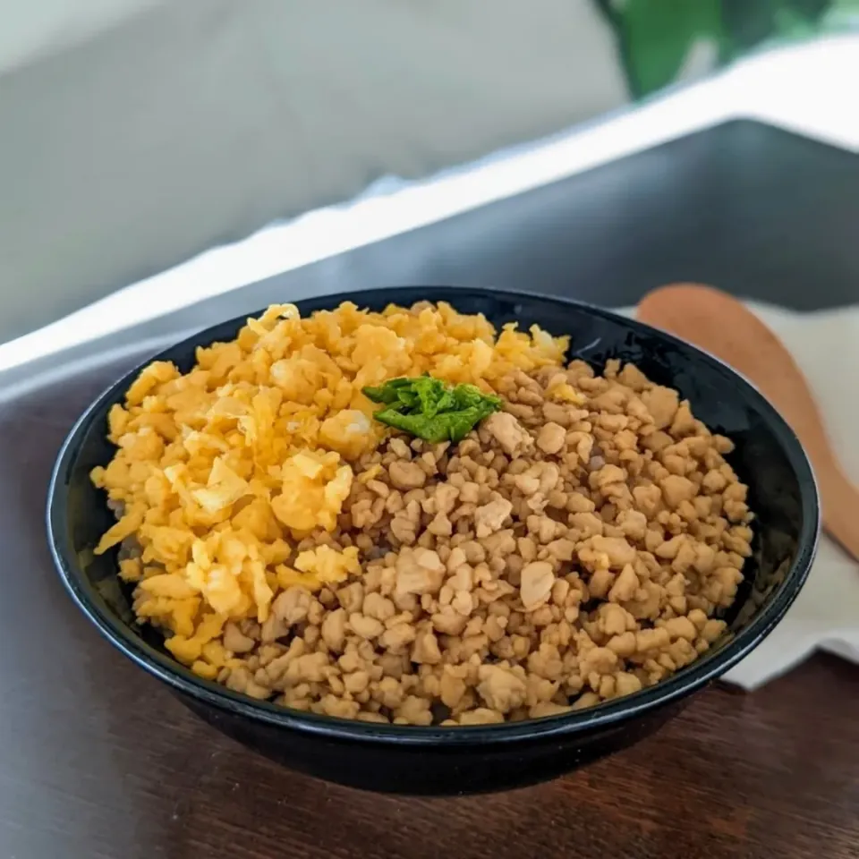 Snapdishの料理写真:豆腐のそぼろ丼|ぶりてりあさん