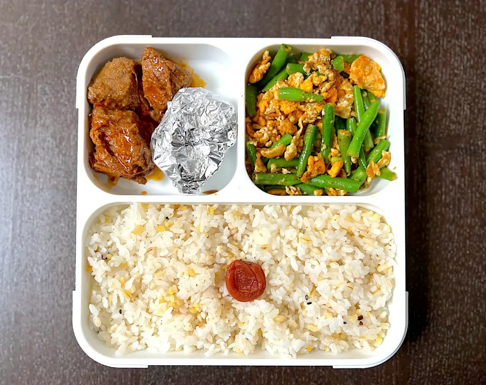 Beef rendang bento|yeni kartikasariさん