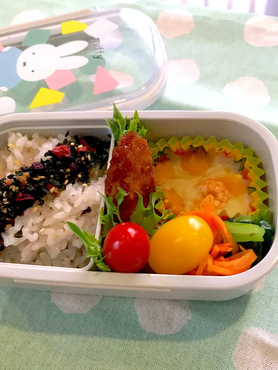 Snapdishの料理写真:2022.5.18  ＊今日のお弁当＊人参と小松菜のナムル＊|rinrin*mama*さん