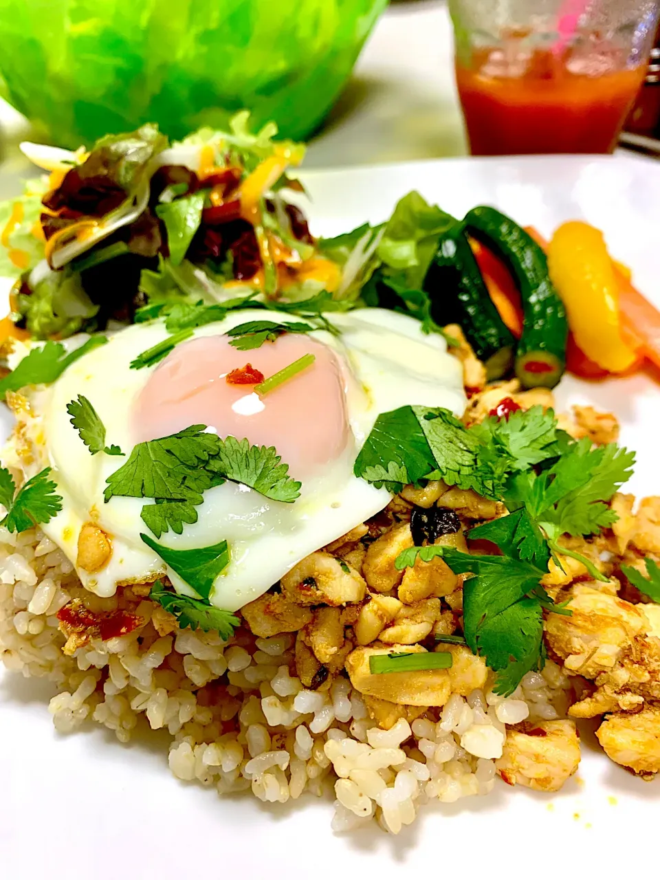 Holy Basil Chicken and Brown Rice|gonbenさん