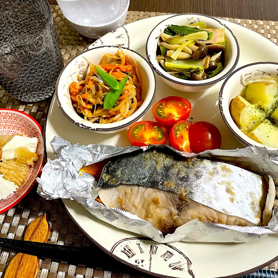 Snapdishの料理写真:5/18晩ご飯：サワラの醤油麹蒸し焼き|ななみんさん