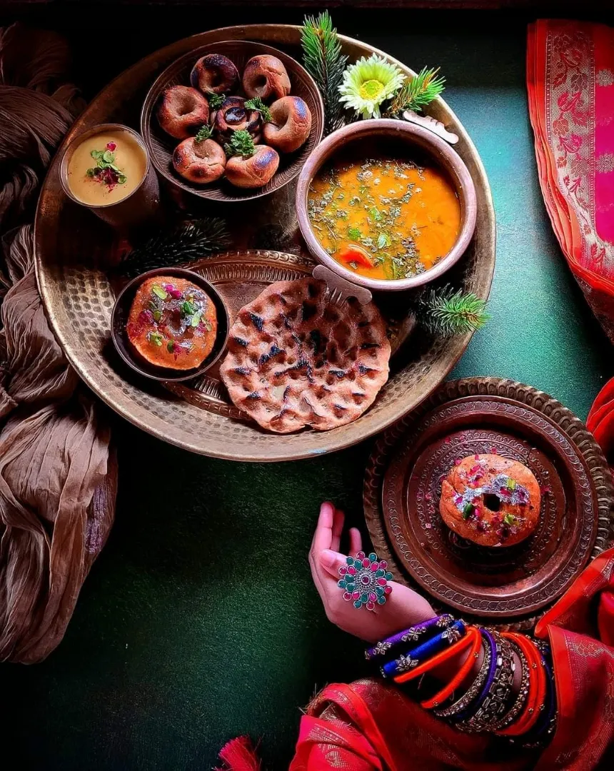 Snapdishの料理写真:Panchmel Dal/dish made with 5 types of lentils, Wholewheat Baatis, Khoba Roti, Mawa Kachori|Riniさん