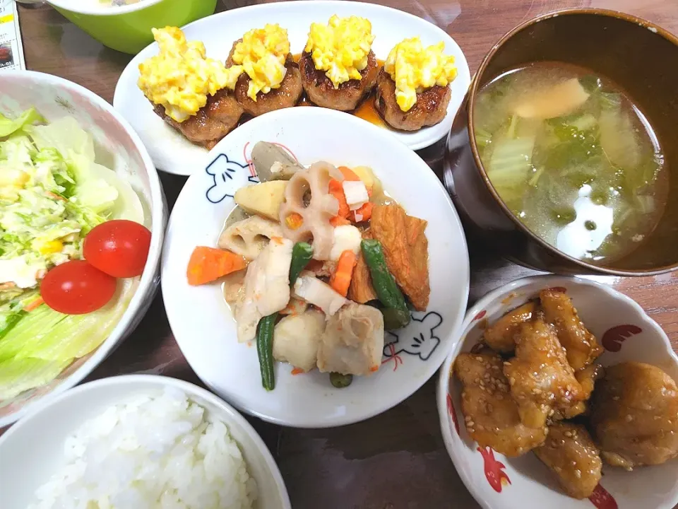 根菜の煮物、照りつくね、白菜ベーコン味噌汁、コールスロー、ゴマチキン|みーさん