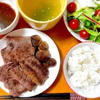 Snapdishの料理写真:ちょっと豪華な焼肉定食❤️|ミキさん