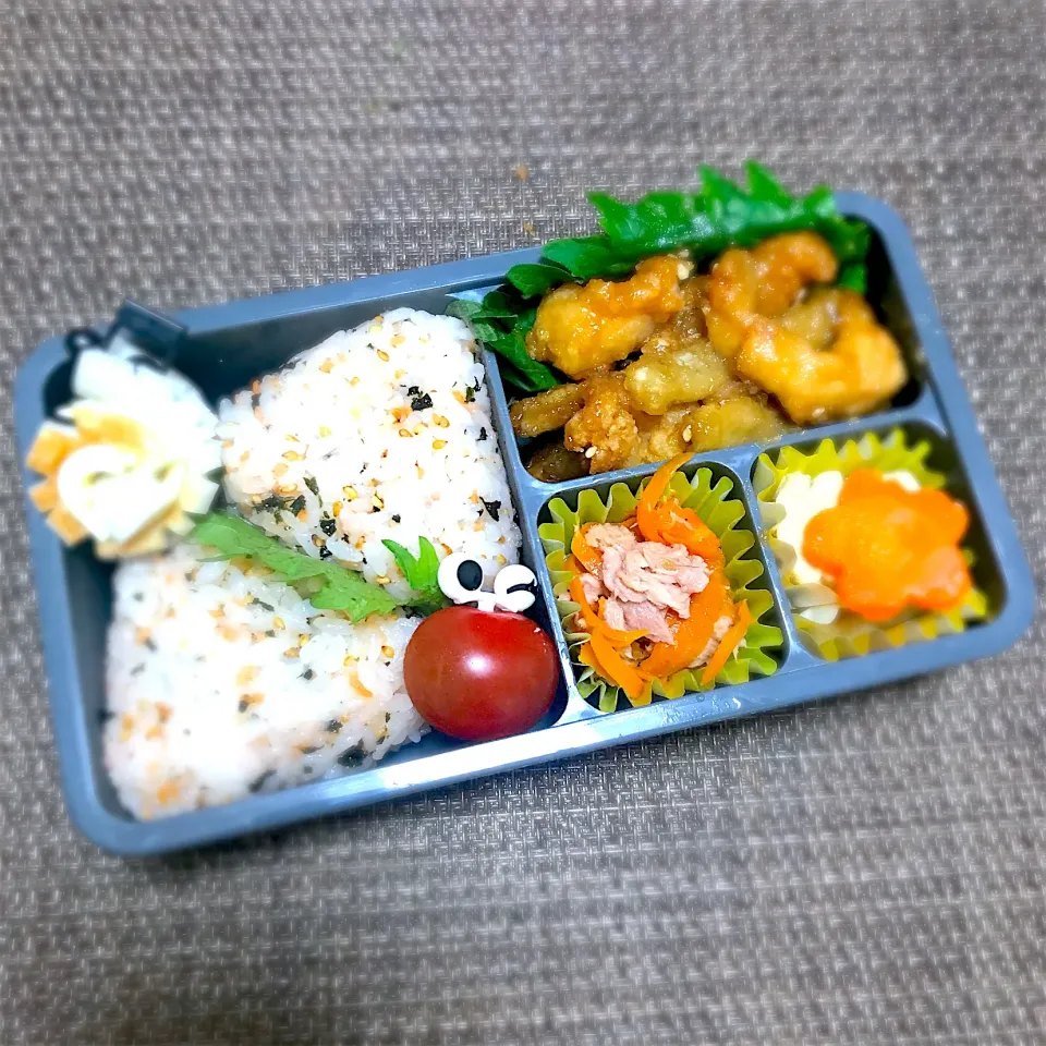 Snapdishの料理写真:SJK弁当🍱〜鶏ゴボウ甘辛・高野豆腐・人参しりしり・ちくわチーズくるくる|華恋さん