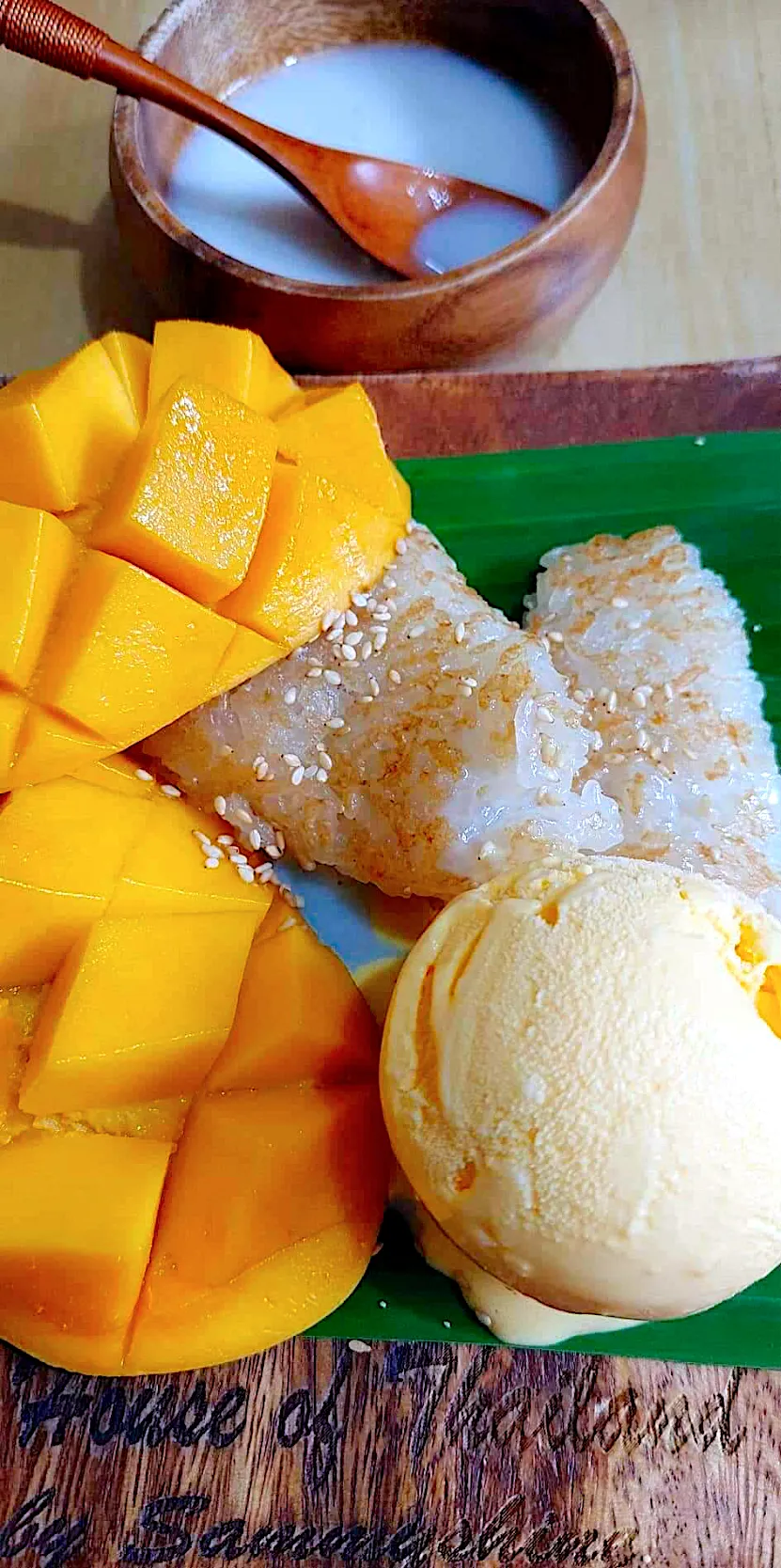 Thai toasted mango sticky rice.|Popさん