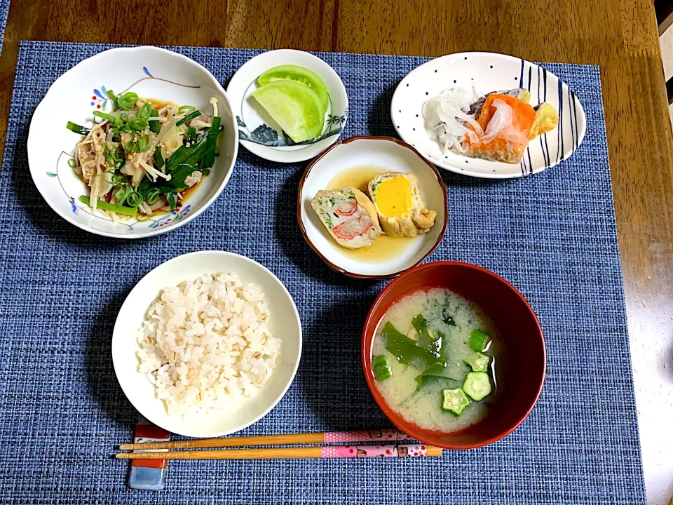 今夜の夕飯、青トマトの浅漬け|きりんママさんさん