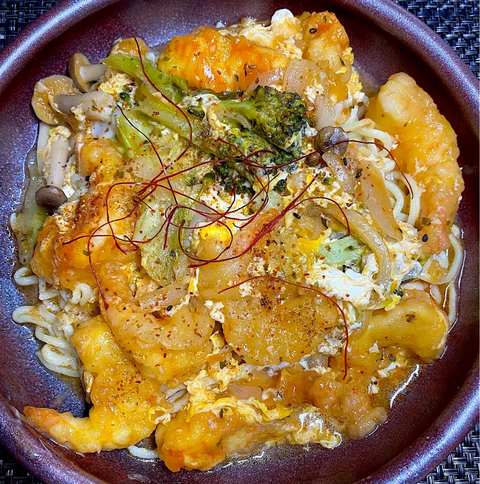 Snapdishの料理写真:🥚🍤🥦ふわたま海老チリ焼きそば|すくらんぶるえっぐさん