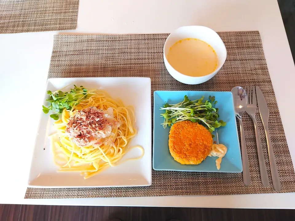 今日の昼食　大根おろしとツナの塩麹パスタ、ハムカツ、ミルクコンソメスープ|pinknari🐰🌈さん