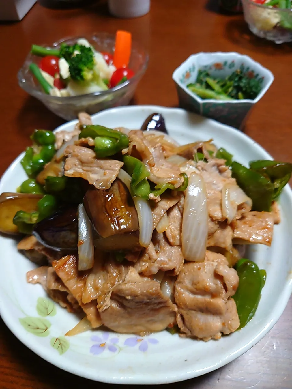 豚肉と茄子の味噌炒め
ほうれん草胡麻和え
サラダ|ぱやさん