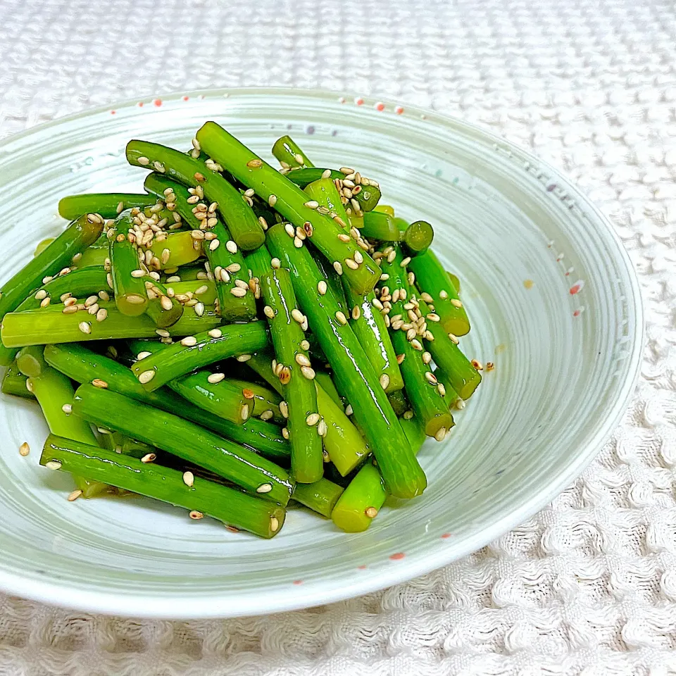 Snapdishの料理写真:ニンニクの芽のナムル|marichさん