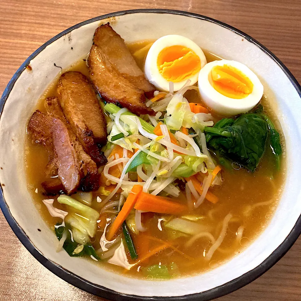 Snapdishの料理写真:野菜たっぷり味噌ラーメン|kateさん