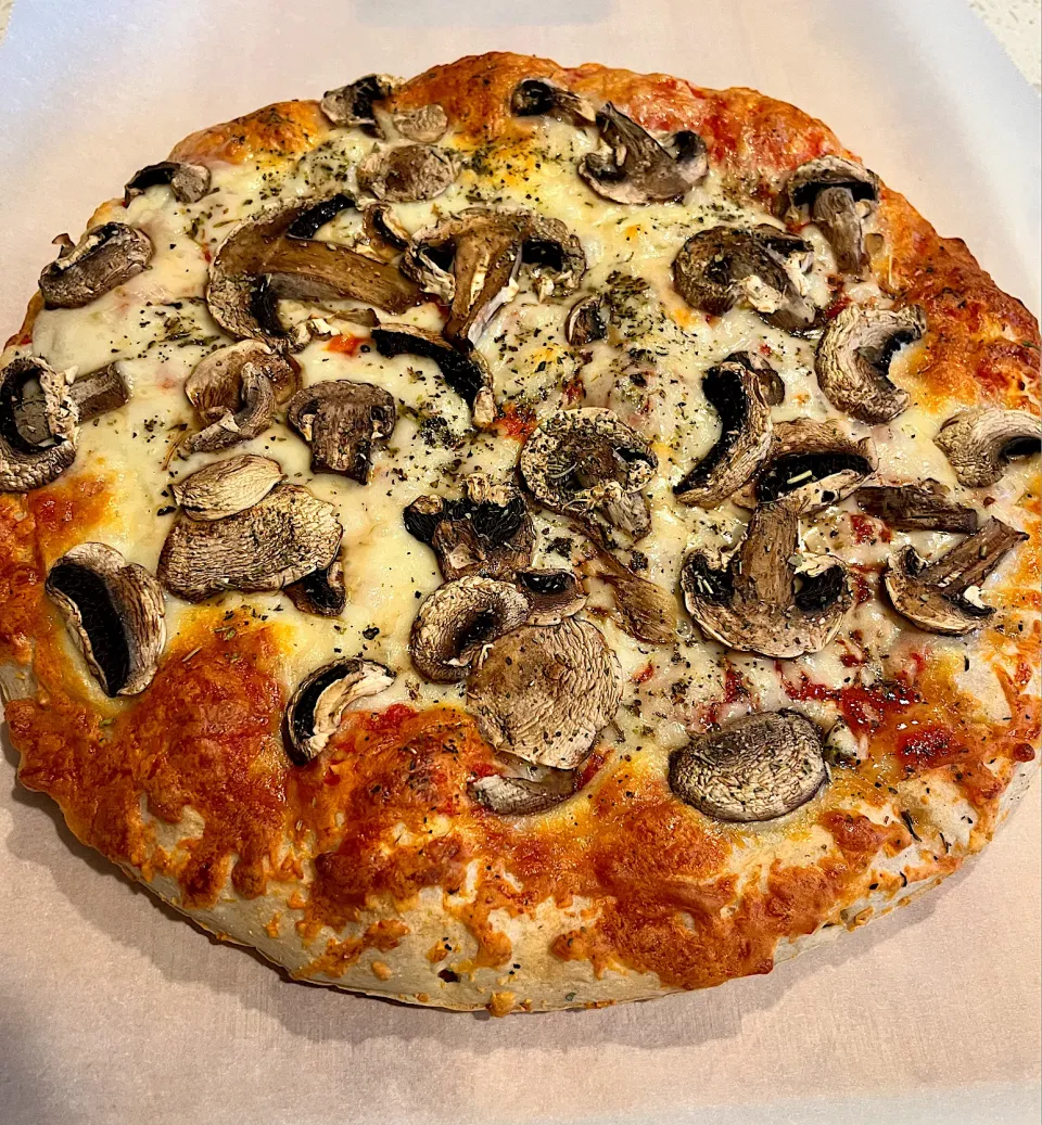 Mushroom pizza🍄🍕|🌺IAnneさん