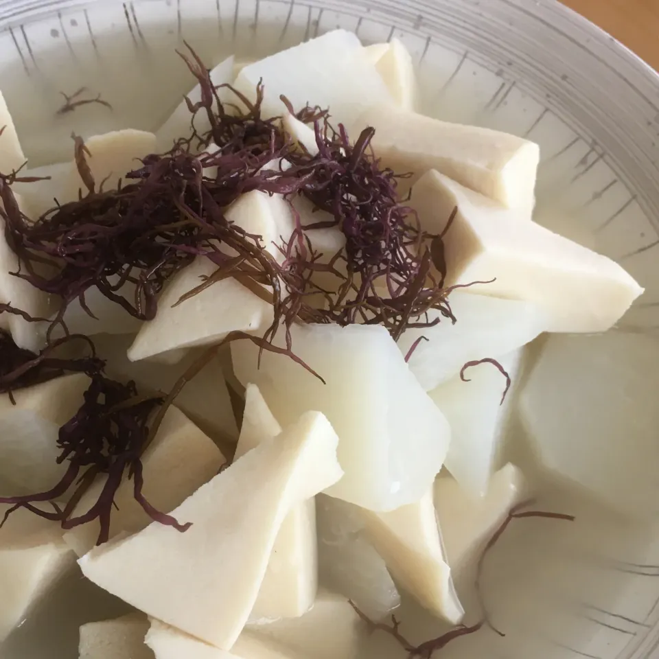 Snapdishの料理写真:簡単❤️ 調味料は塩だけ　　高野豆腐とカブの煮物|Yu Yu mamaさん