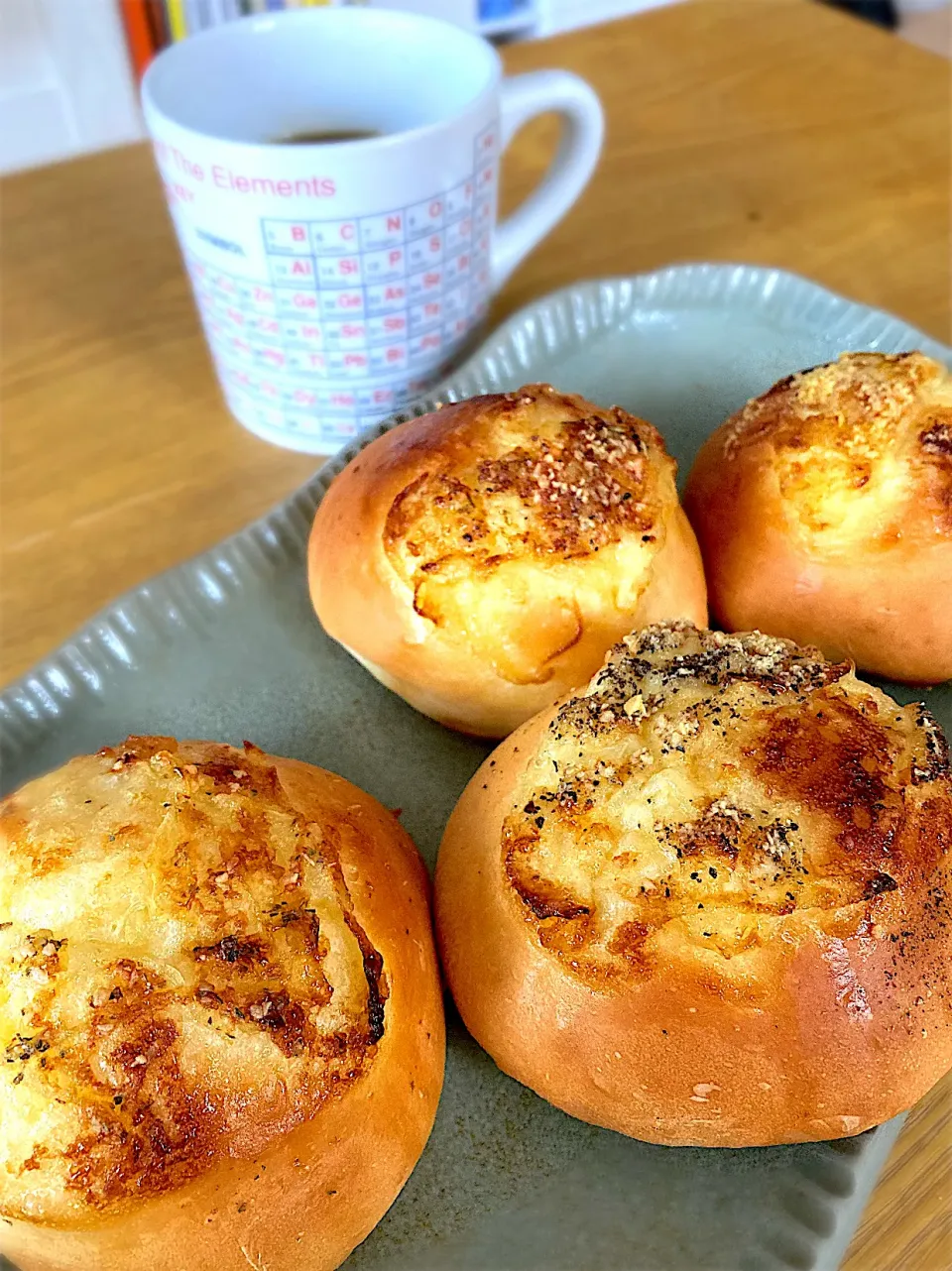 オニオンマヨパンで朝ごはん|あやさん