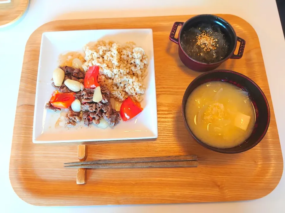 今日の夕食　らっきょうと牛肉の炒めもの、ところ天、高野豆腐とわかめの味噌汁|pinknari🐰🌈さん