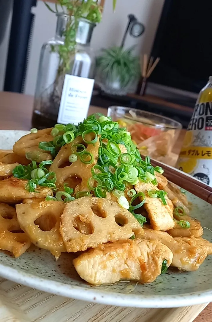 Snapdishの料理写真:鶏むね肉とれんこんのｶﾚｰしょうが焼き|まりおさん