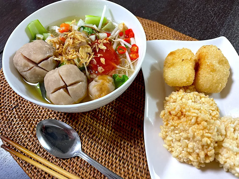 Snapdishの料理写真:Bakso kampung|yeni kartikasariさん