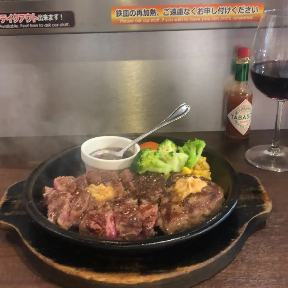 Snapdishの料理写真:ワイルドステーキ200g SGカードでトッピングハンバーグ100g ＃いきなりステーキイトウヨーカドー小杉店|Hajime Sakaiさん