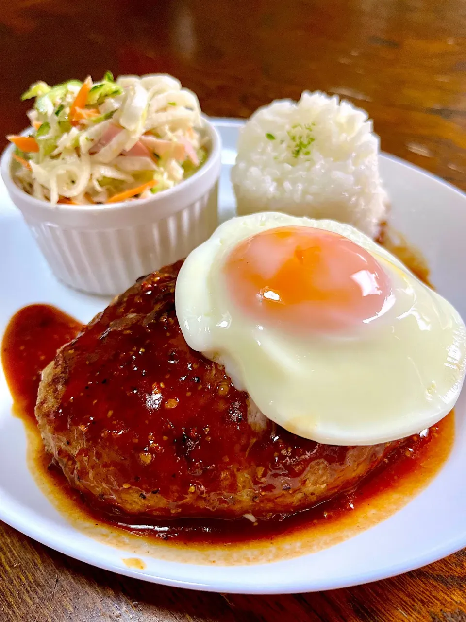 ハンバーグon目玉焼き|凛さん