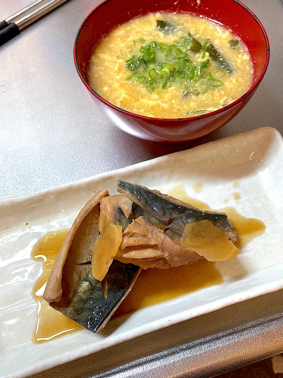 鯖の煮付けとワカメと玉子の味噌汁|takaumezさん