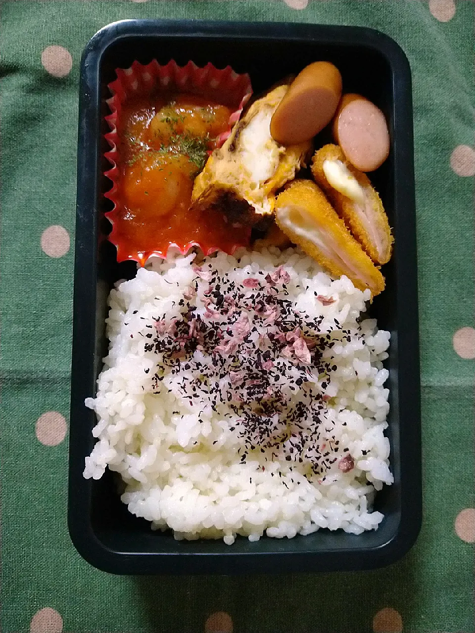 Snapdishの料理写真:エビチリ弁当|ゆーこさん