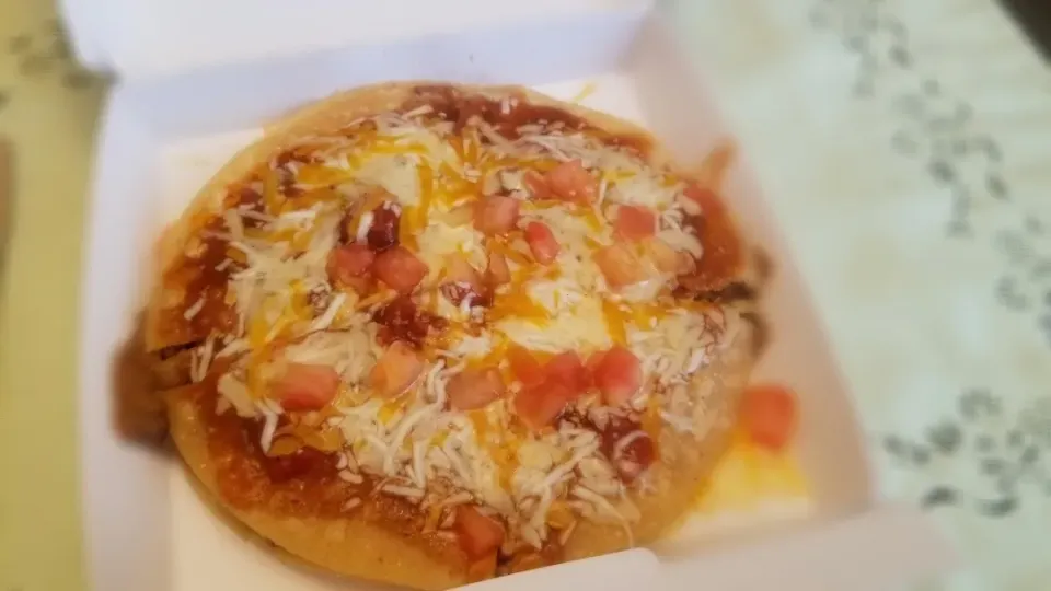 Snapdishの料理写真:Taco Bell Mexico Pizza|Harlea Mariaさん