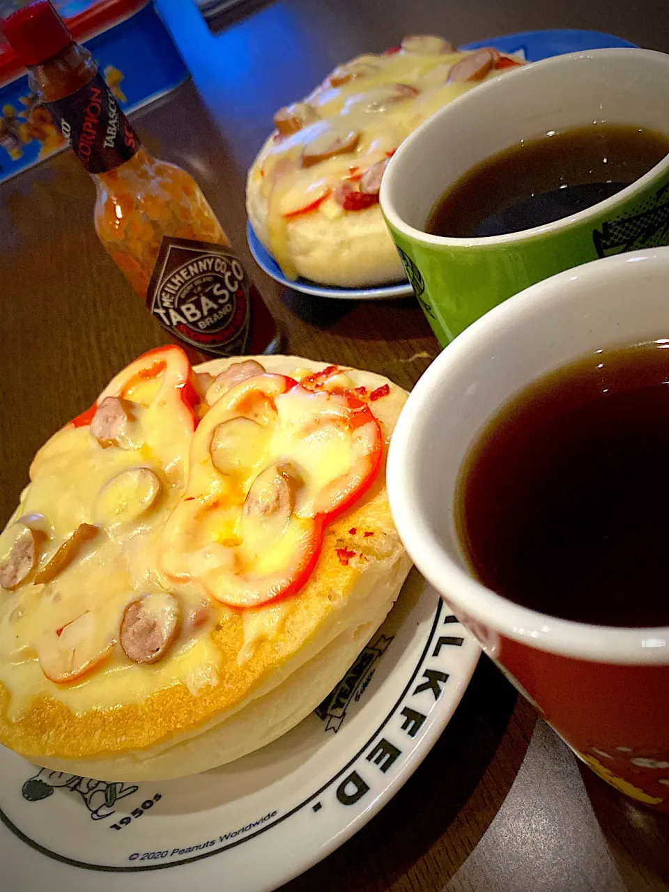 Snapdishの料理写真:ピタパンのピザ🍕　コーヒー☕️|ch＊K*∀o(^^*)♪さん