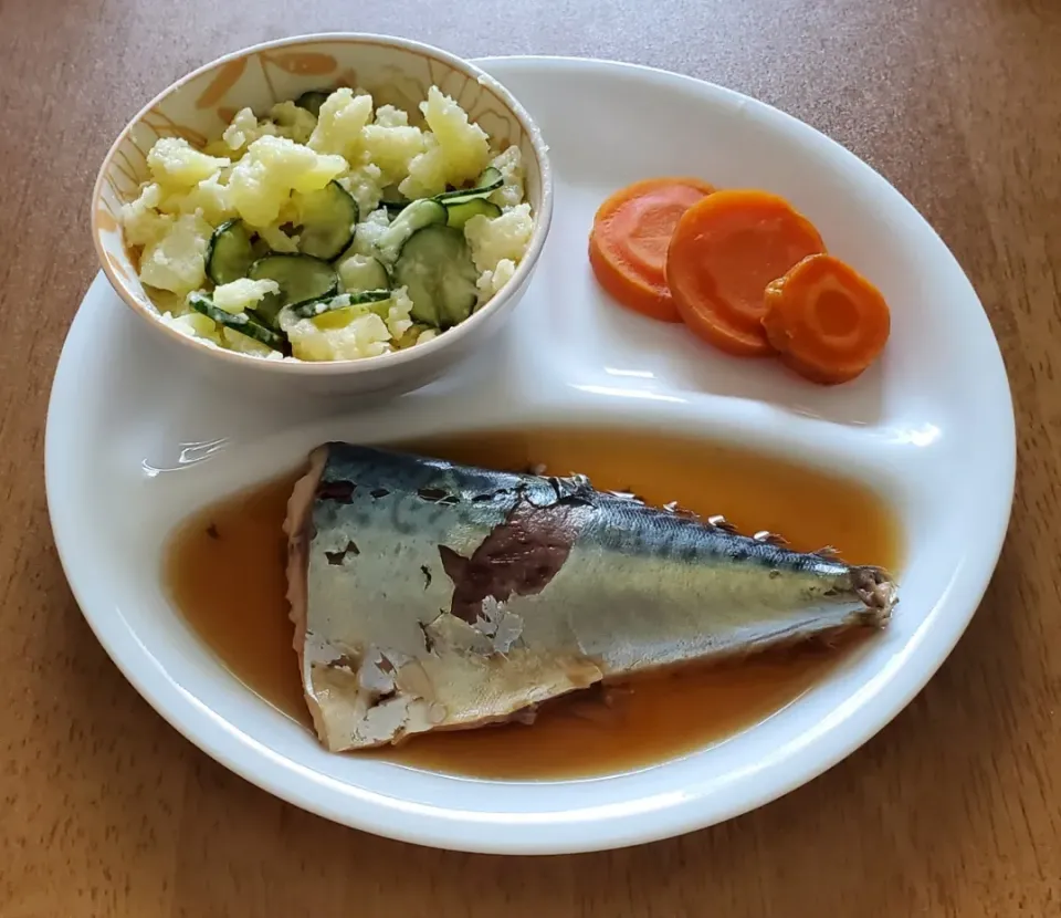 真鯖の煮付け
ポテトサラダ
にんじん|ナナさん