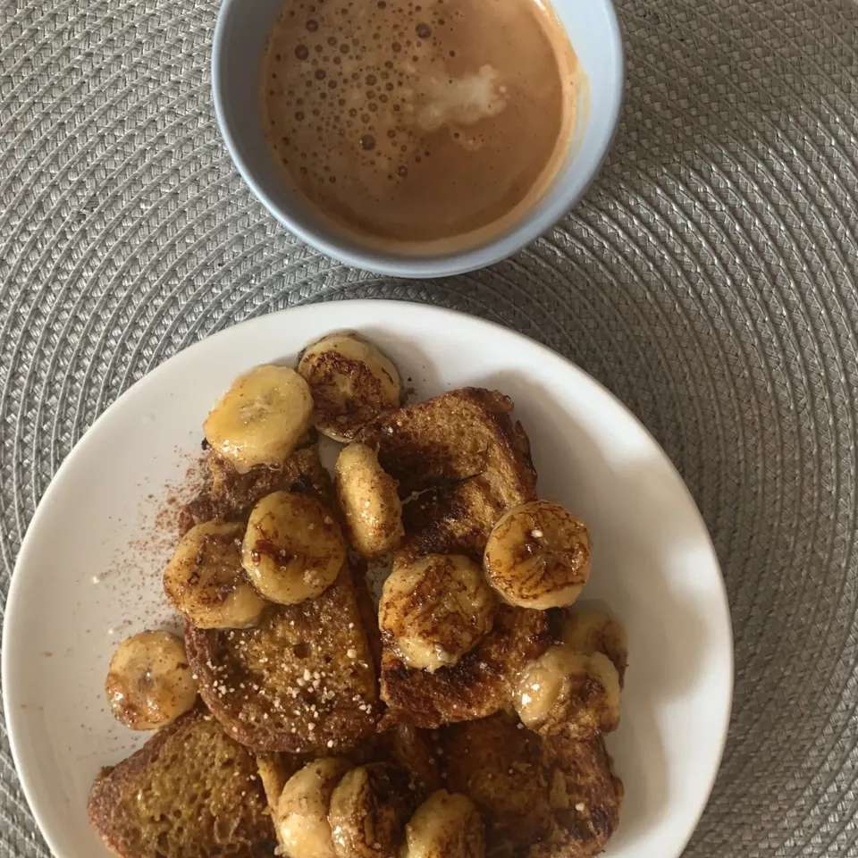 French toast with caramelized bananas 🍞🍌|ajisatsanaさん