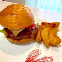 Snapdishの料理写真:手作りハンバーガー🍔|mikihinaさん