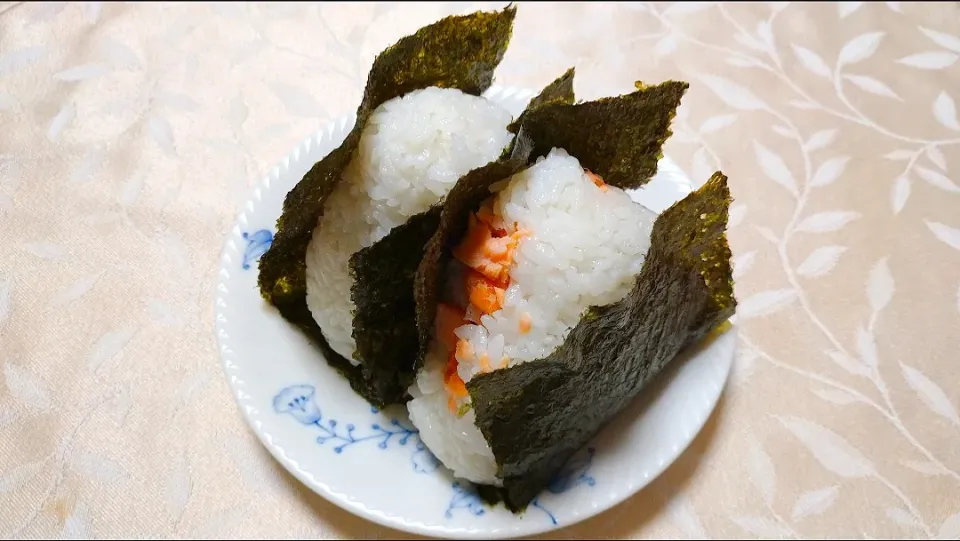 5/26の夜勤弁当
おにぎり🍙|卯月さん