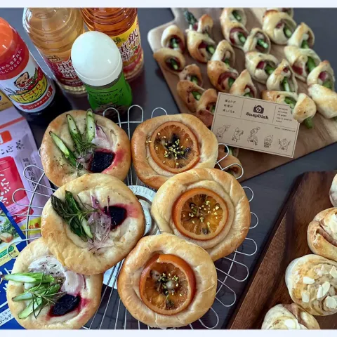 「おうちパスタ バジル」を使ってみたSnapdishの料理・レシピ写真:おうちパン焼きました( ¨̮ )