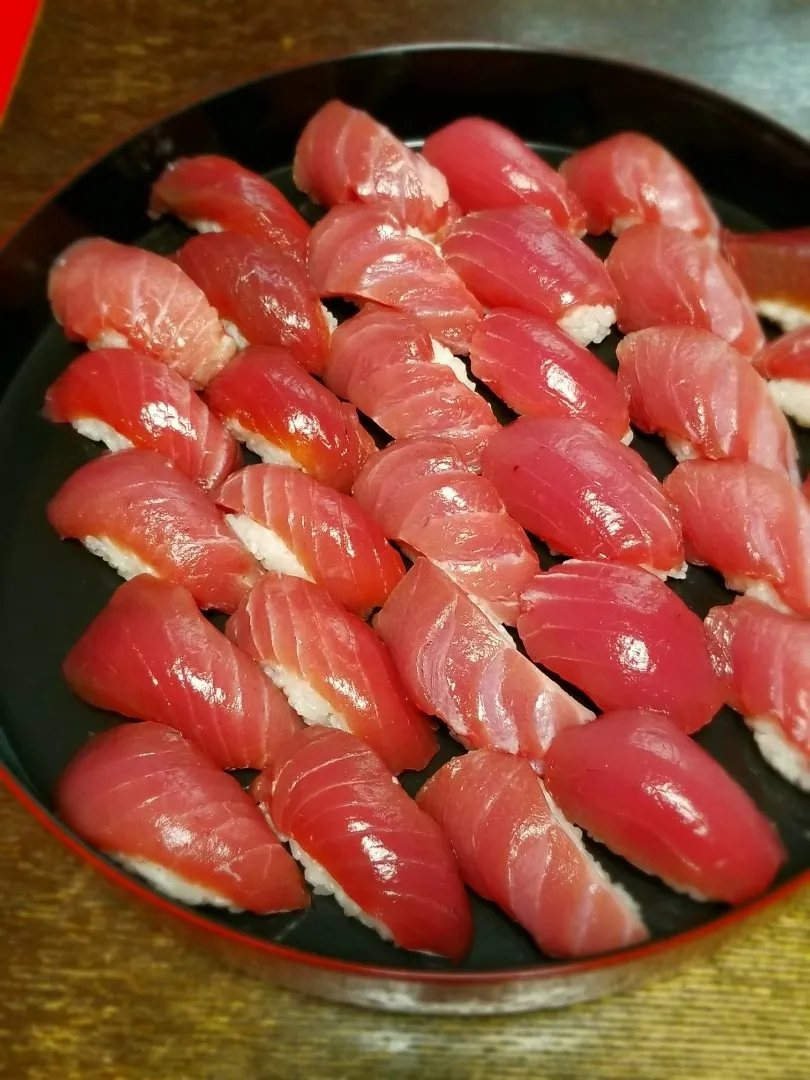 マグロの握り寿司🍣|ぱんだのままんさん