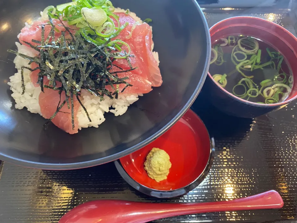 賄いlunch   マグロ丼|ようか✩.*˚さん