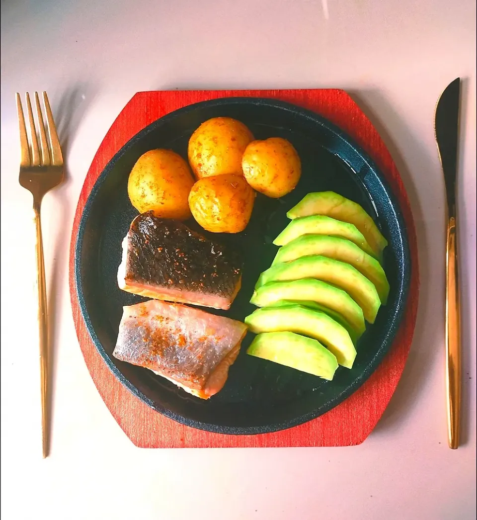 Salmon Grill and Baked Potato 🥔|Datin NR.さん