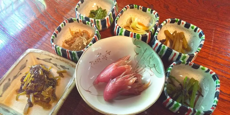 山中温泉のお蕎麦屋さんで
みょうがの酢漬けと山菜ランチ|さくらんぼさん