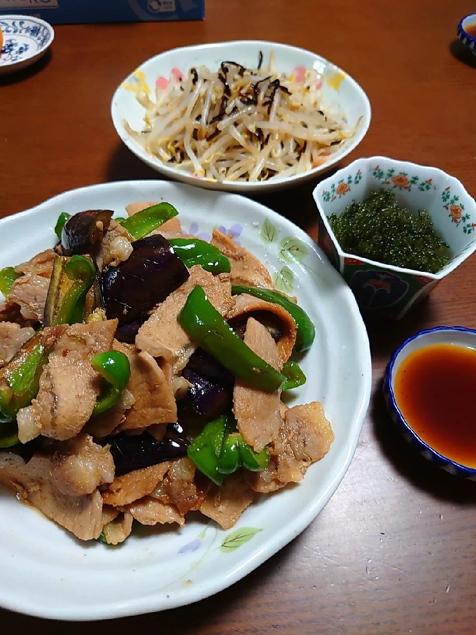 豚肉と茄子の炒めもの
もやしサラダ
海ぶどう|ぱやさん