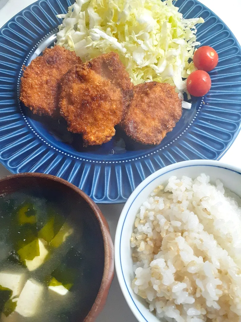 ☆昼ごはん☆午後から中学生が練習試合らしいので、ヒレカツ|ｼｮｺﾗさん